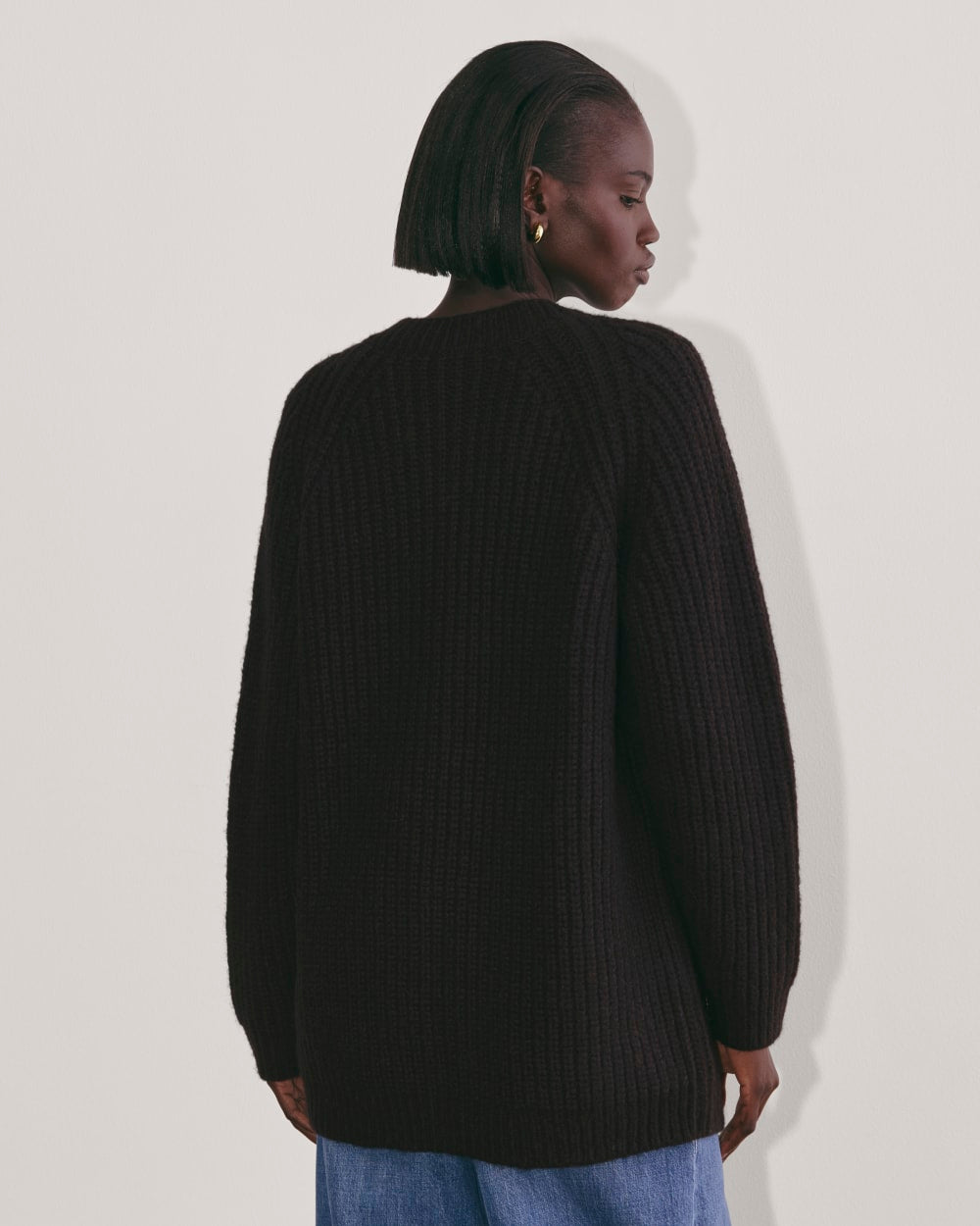 The Fisherman Cardigan in Cloud | Black – Everlane