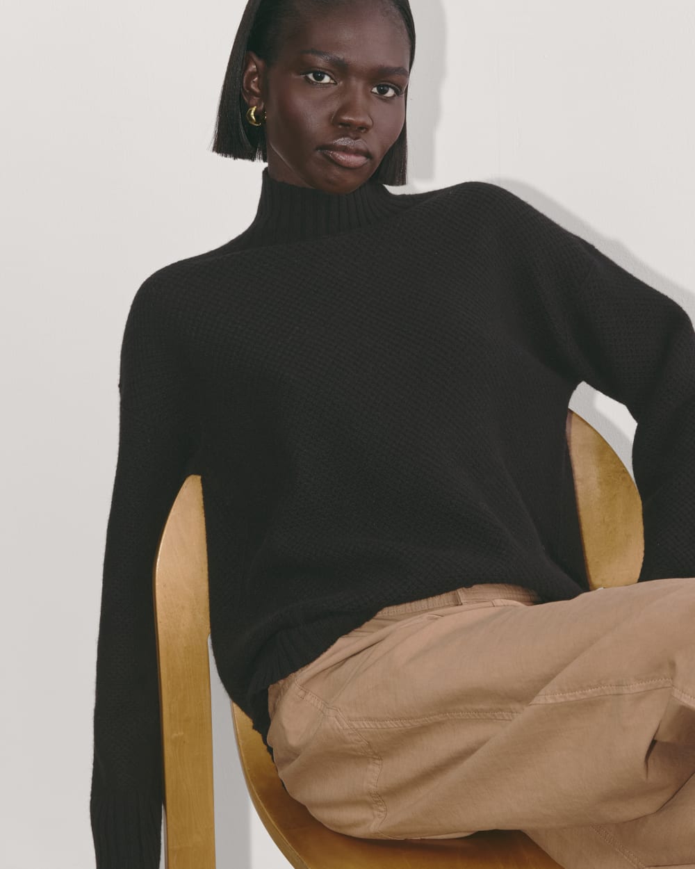 The Honeycomb Funnel Neck in Wool Cashmere | Black – Everlane
