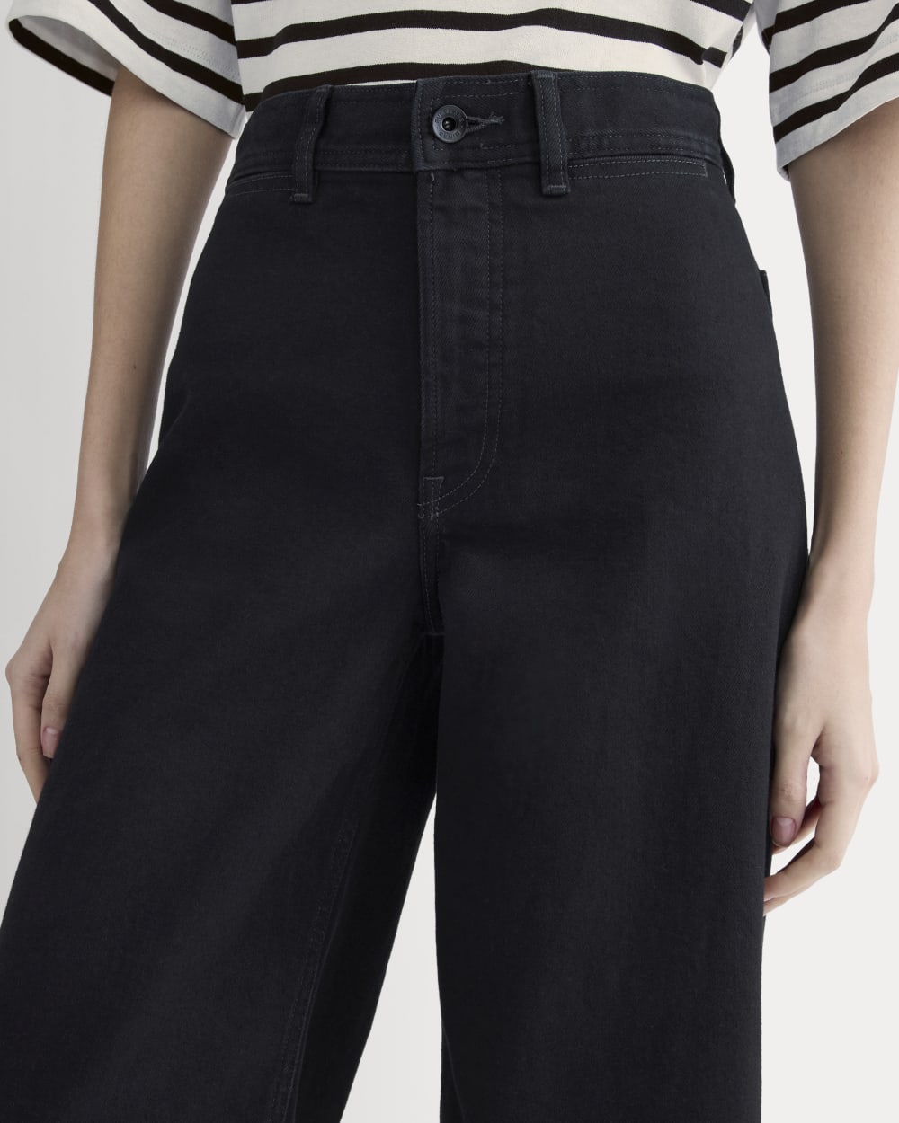 womens-cropped-mariner-jean-black