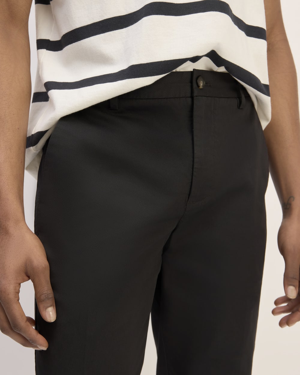 mens-relaxed-taper-air-chino-black