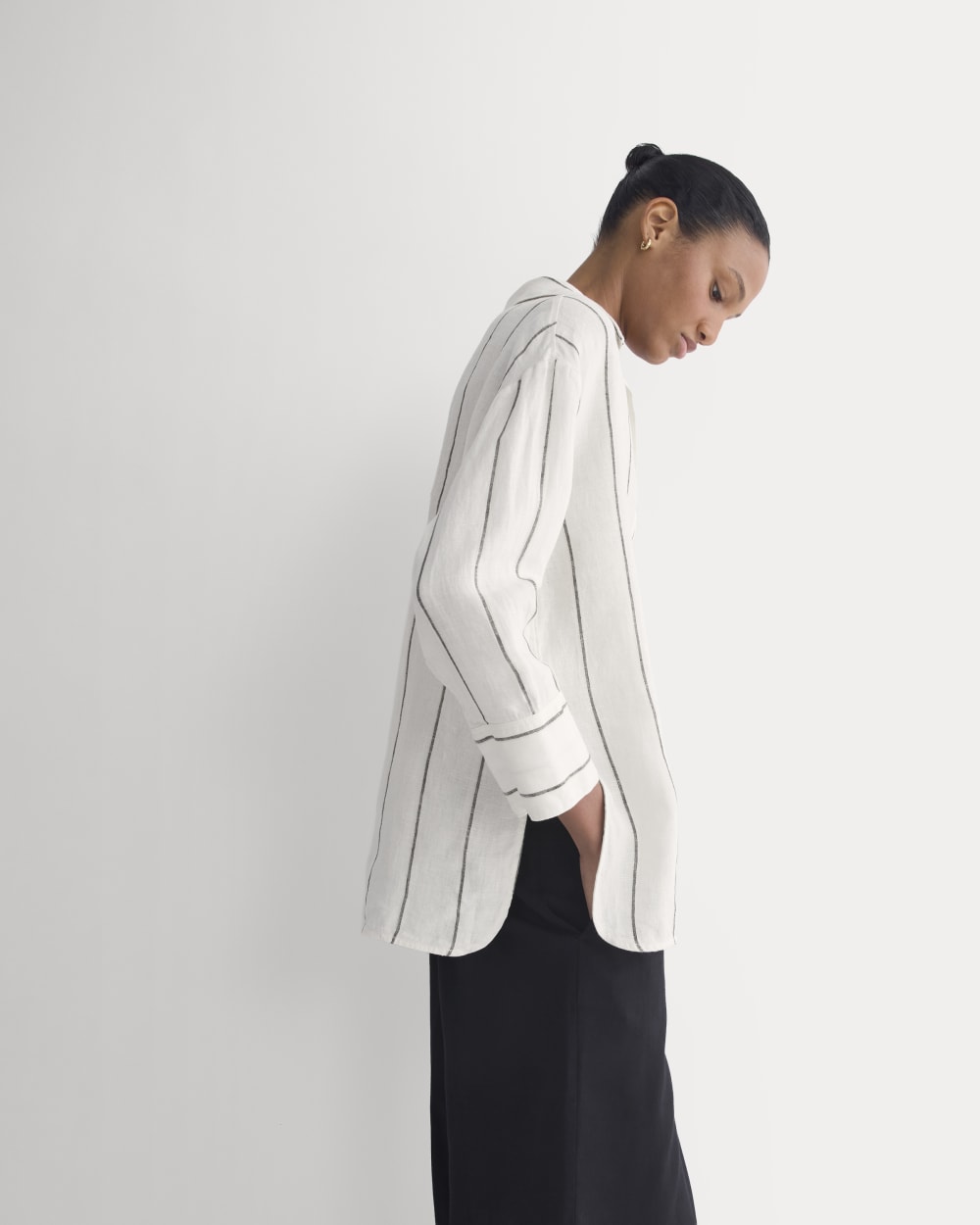 womens-popover-shirt-in-linen-gardenia-meteorite