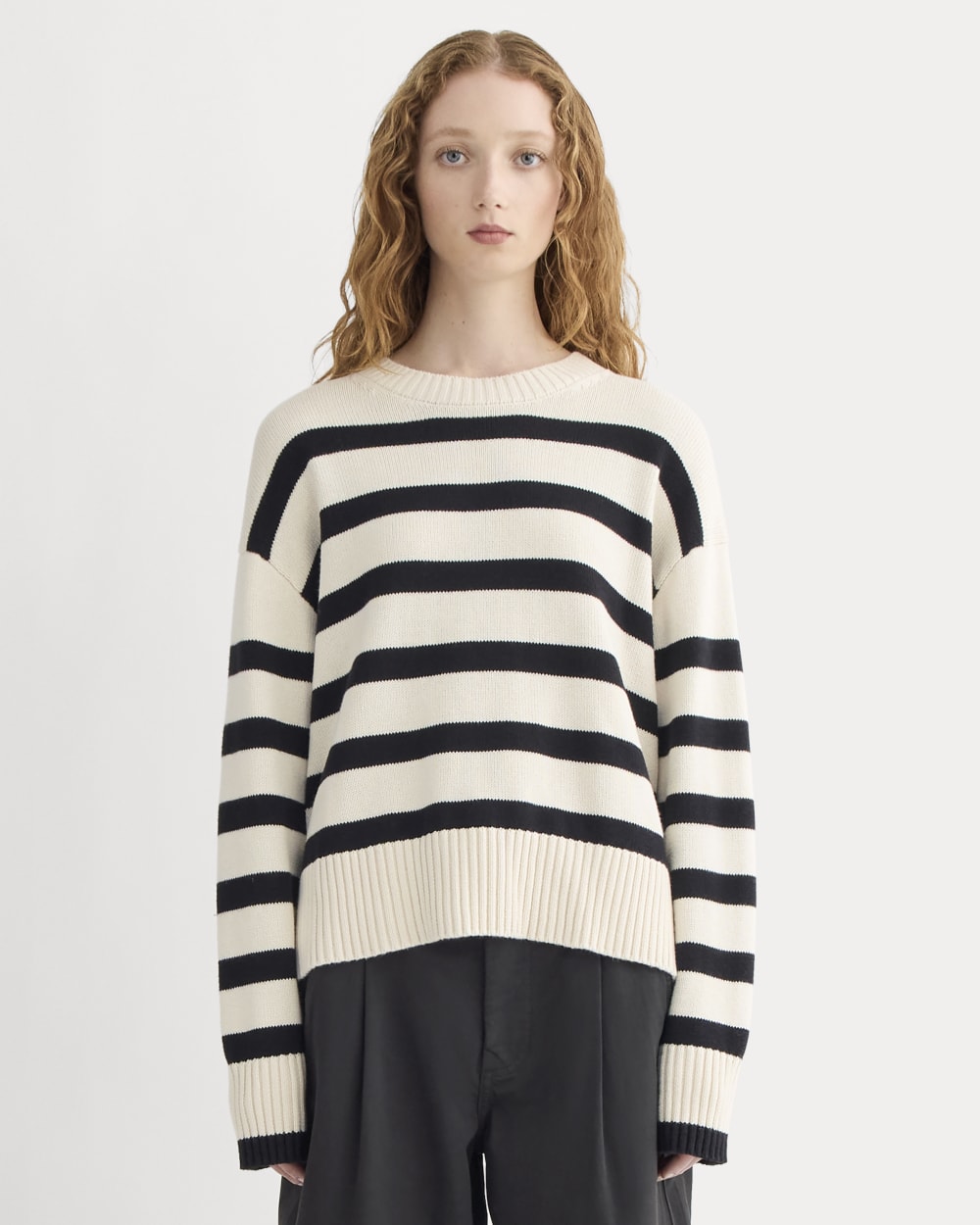 womens-organic-cotton-crew-sweater-canvas-black | primary