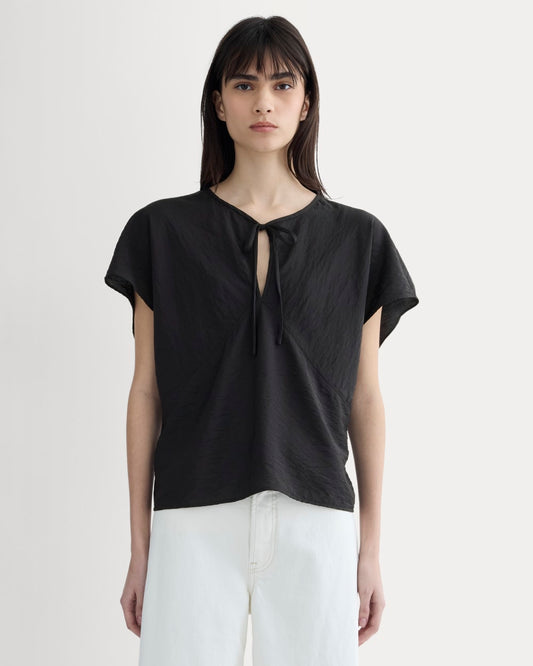 womens-keyhole-top-black | primary