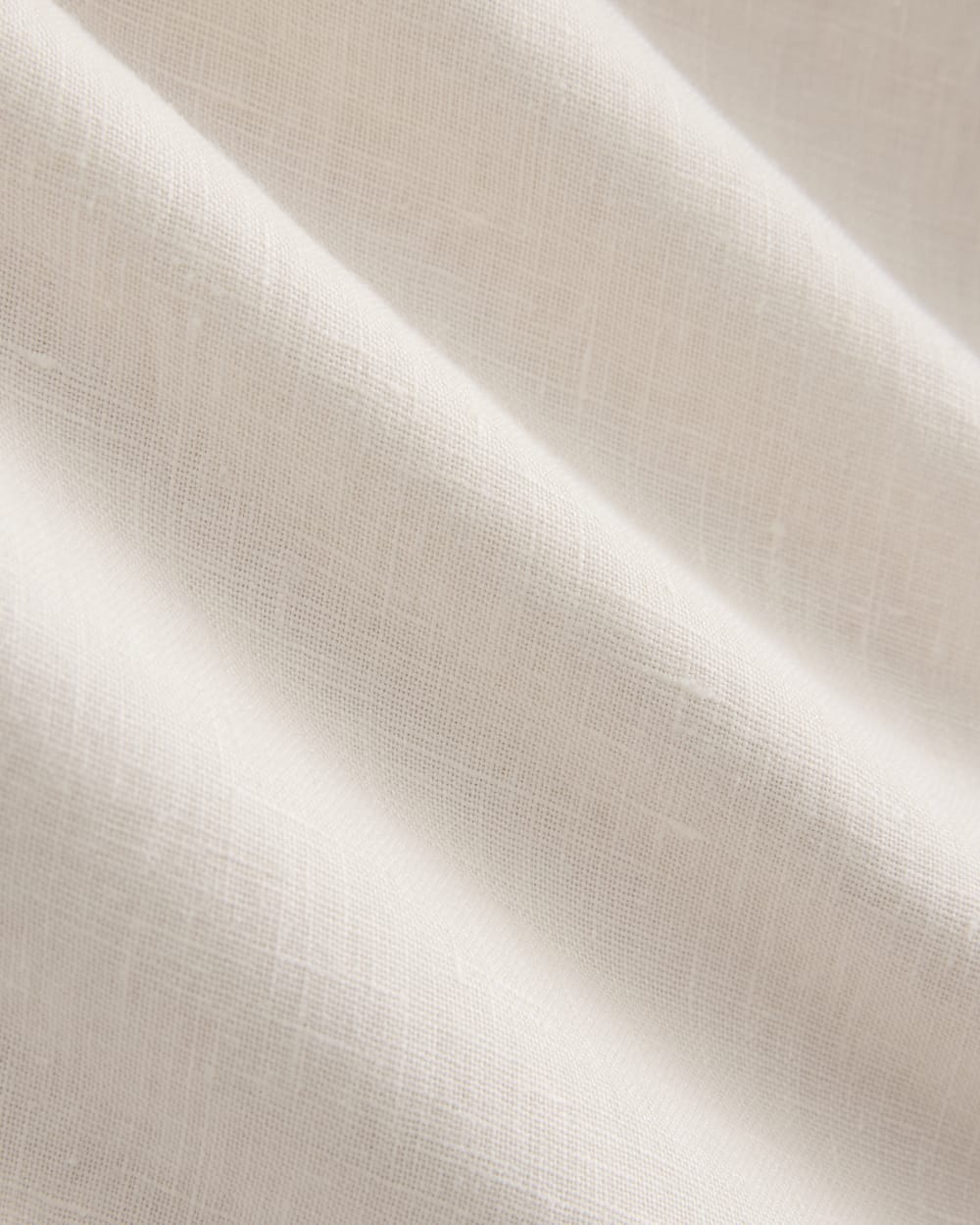 womens-scalloped-edge-short-in-linen-bone