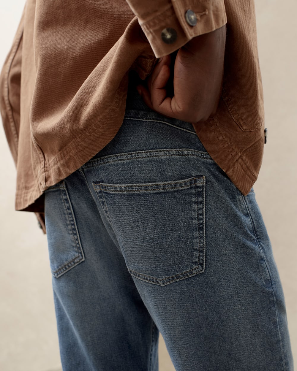mens-selvedge-straight-fit-jean-drake-vintage-mid-wash | editorial