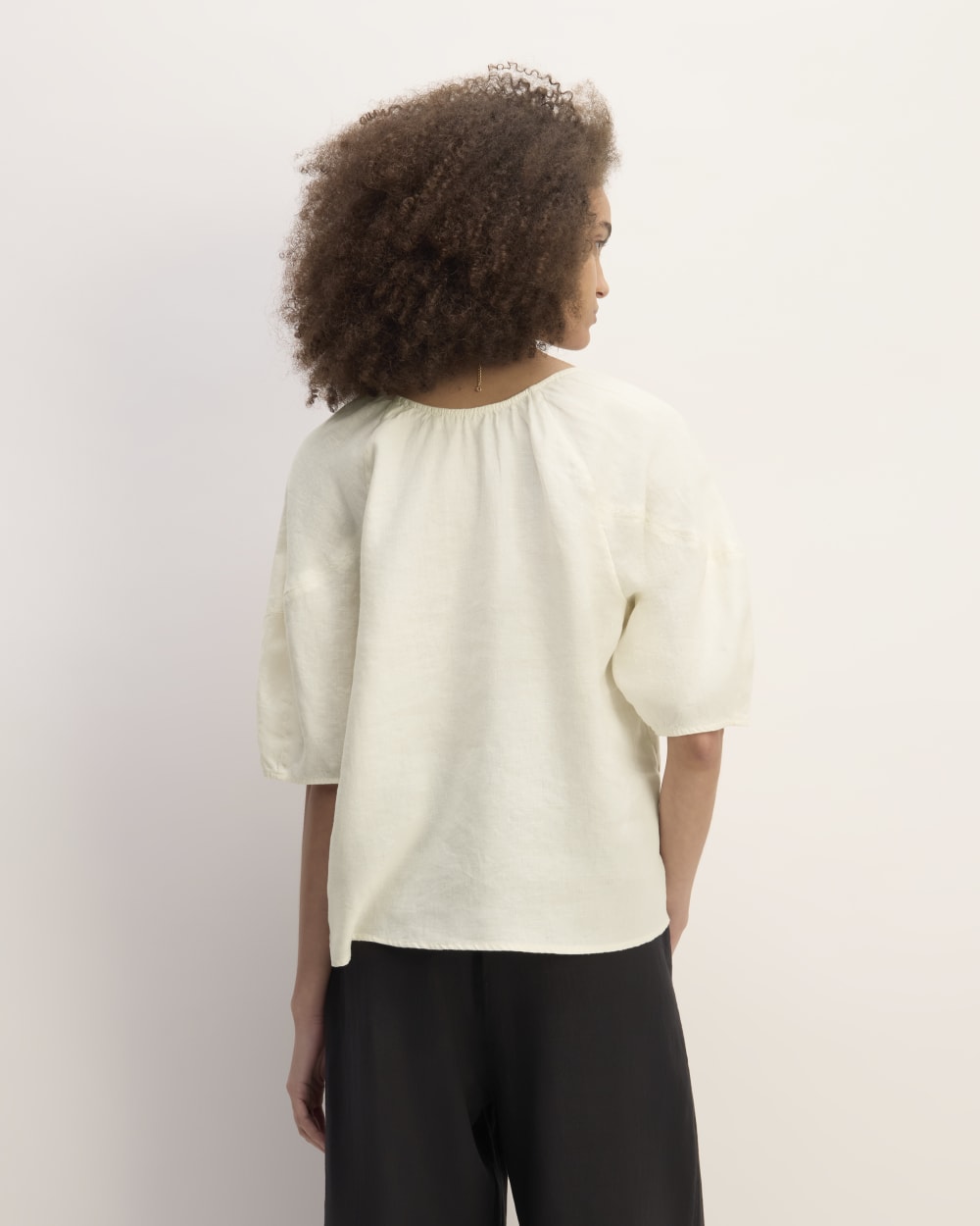 womens-linen-scoop-neck-top-bone