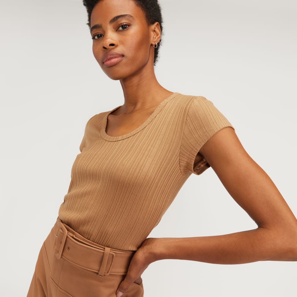The Rib Soft Knit Scoop-Neck Tee | Caramel – Everlane