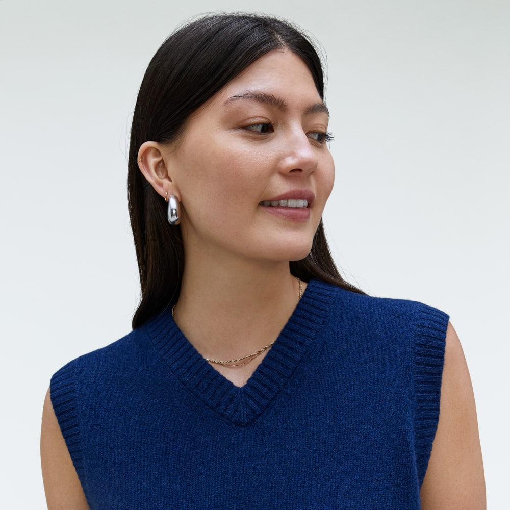 womens-recashmere-vest-navy-bone