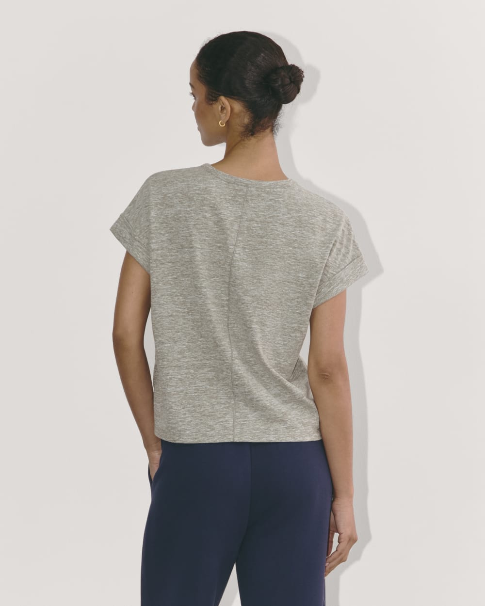womens-perform-tee-heathered-olive