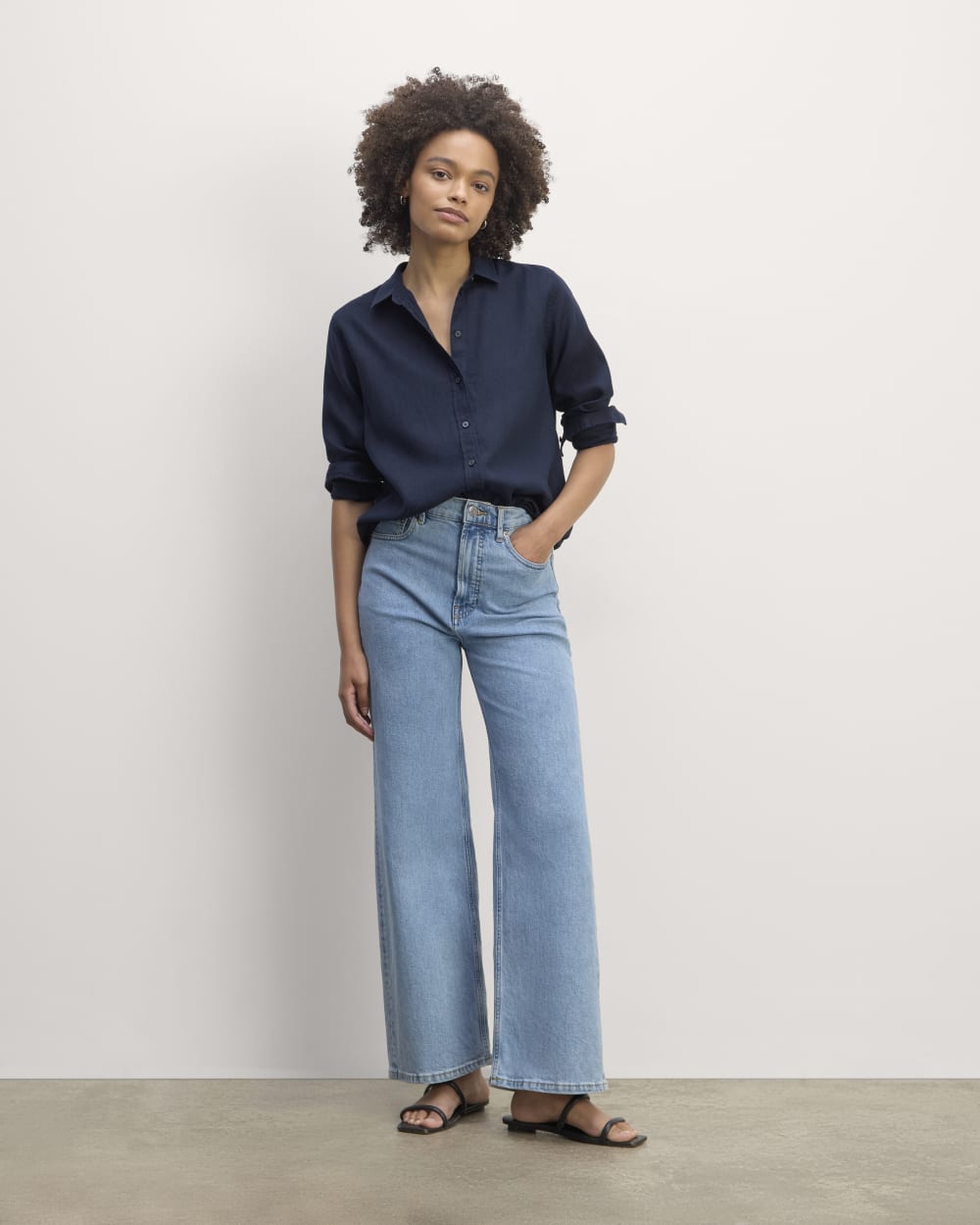 womens-relaxed-linen-shirt-navy