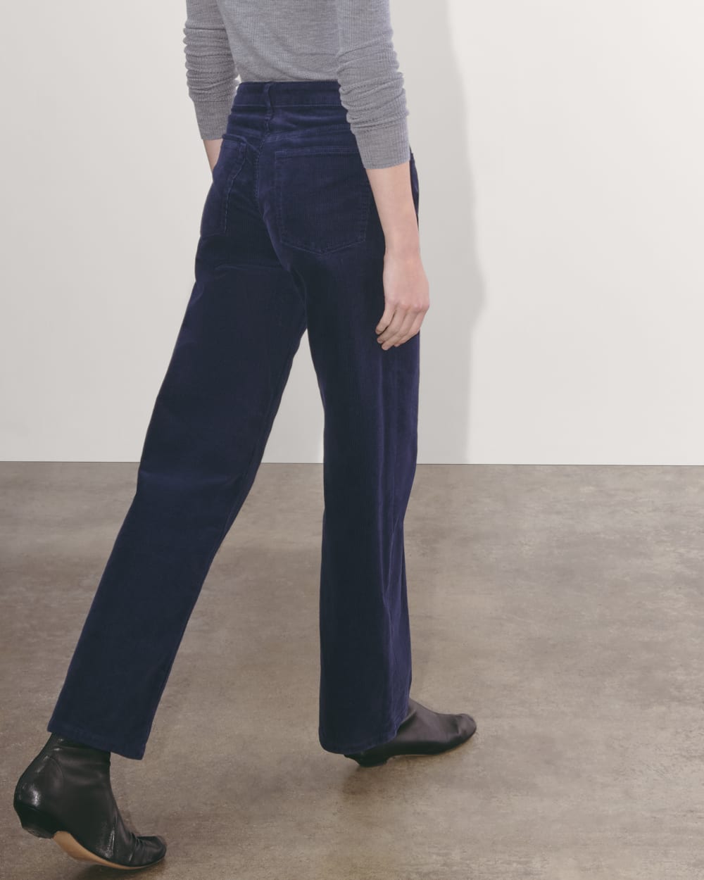 The Mid-Way Pant in Corduroy | Navy – Everlane