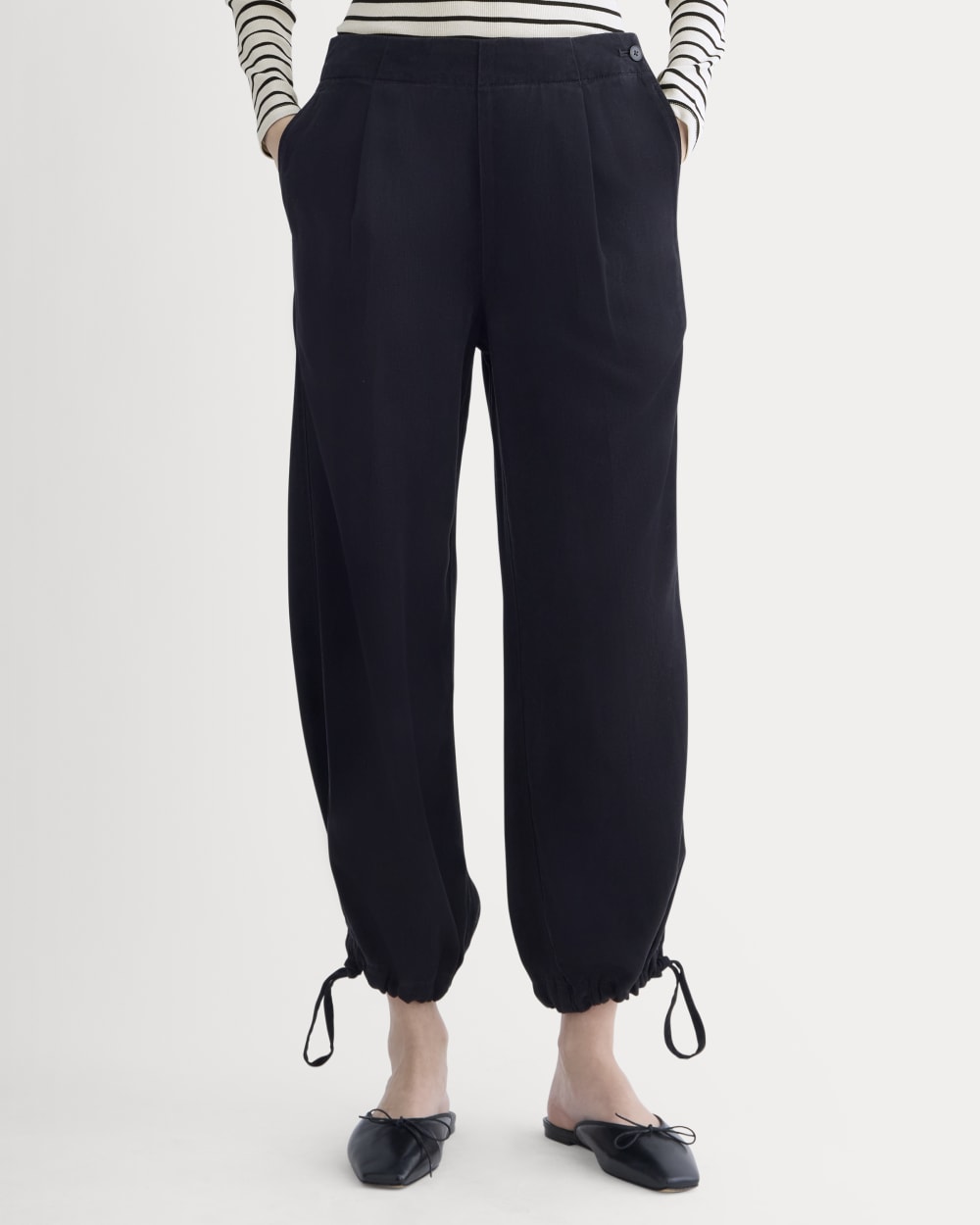 womens-chino-jogger-in-buttersoft-black