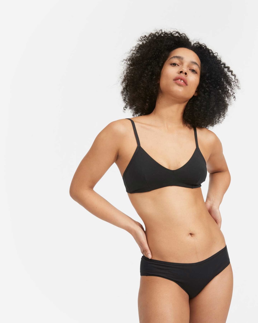 womens-bralette-black