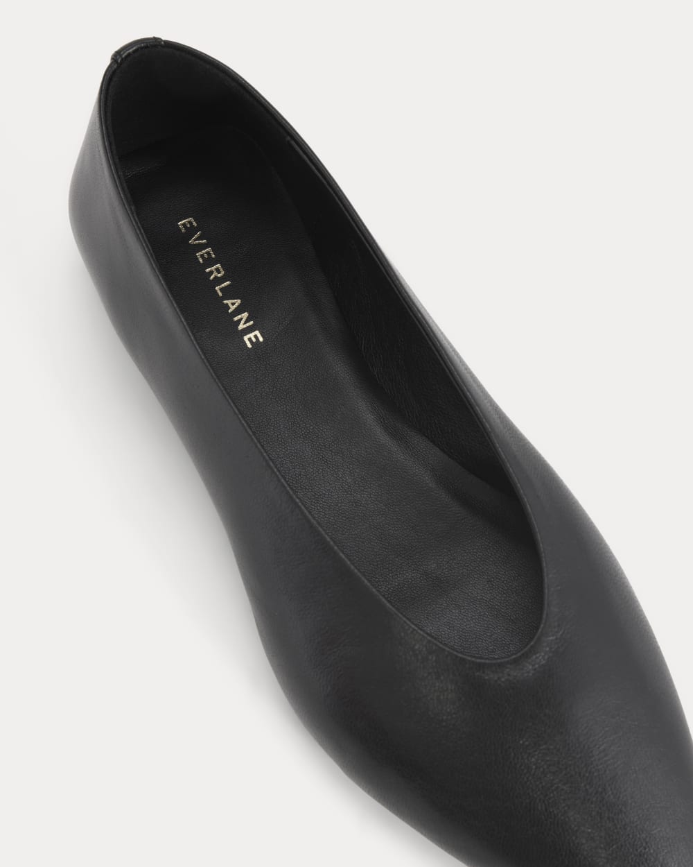 everlane フラットシューズ　新品　USサイズ9 Made in Italy Almond-Toe Flat | Black Leather – Everlane