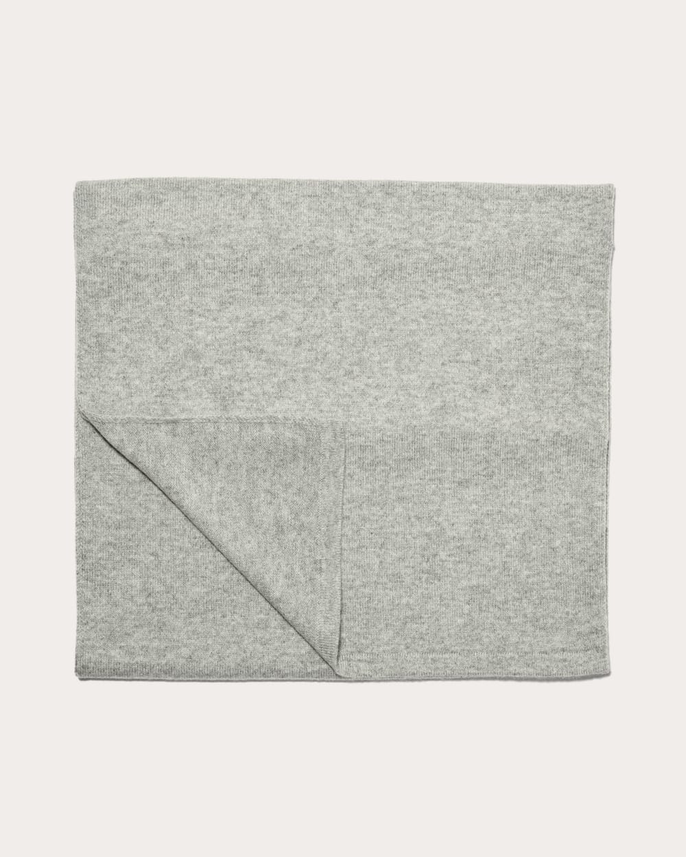 womens-cashmere-scarf-2-light-hthr-grey
