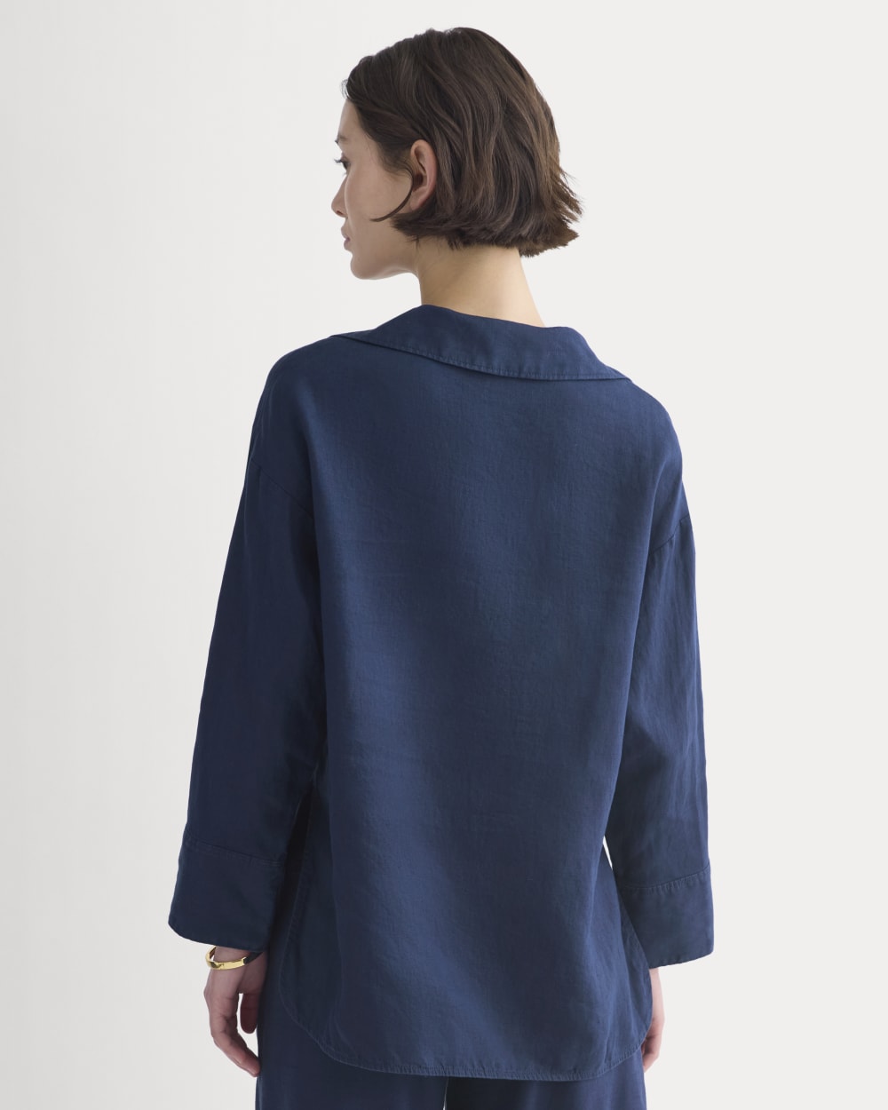 womens-popover-shirt-in-linen-navy