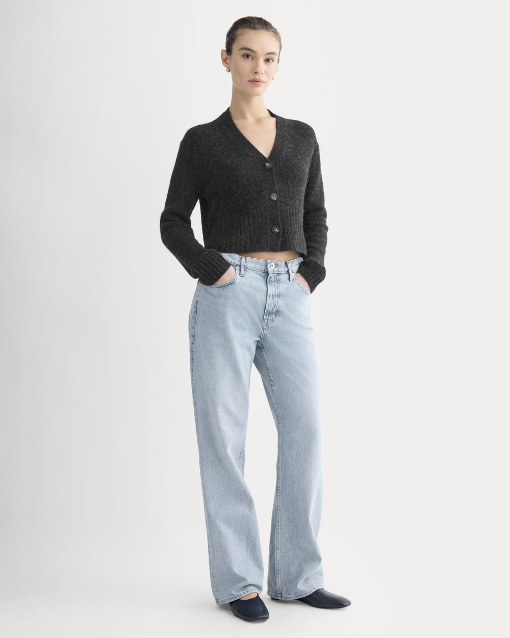 High V Cropped Cardigan in Alpaca | Heather Black – Everlane