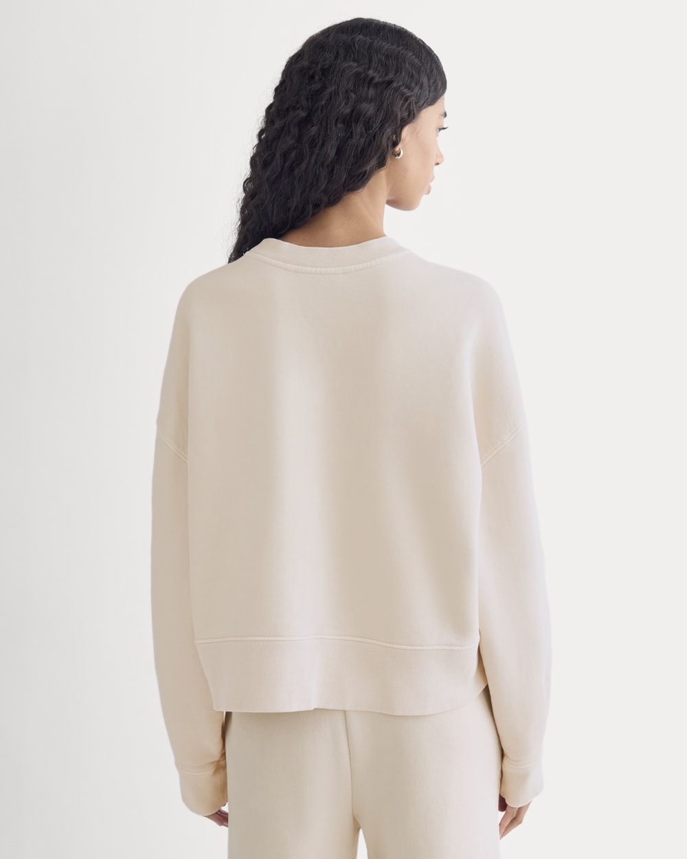 everlane-x-laufey-foundation-sweatshirt-pale-peony