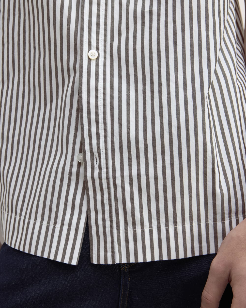 mens-supima-ss-poplin-shirt-white-black