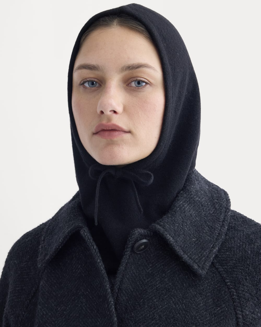 womens-cashmere-hood-black | alt
