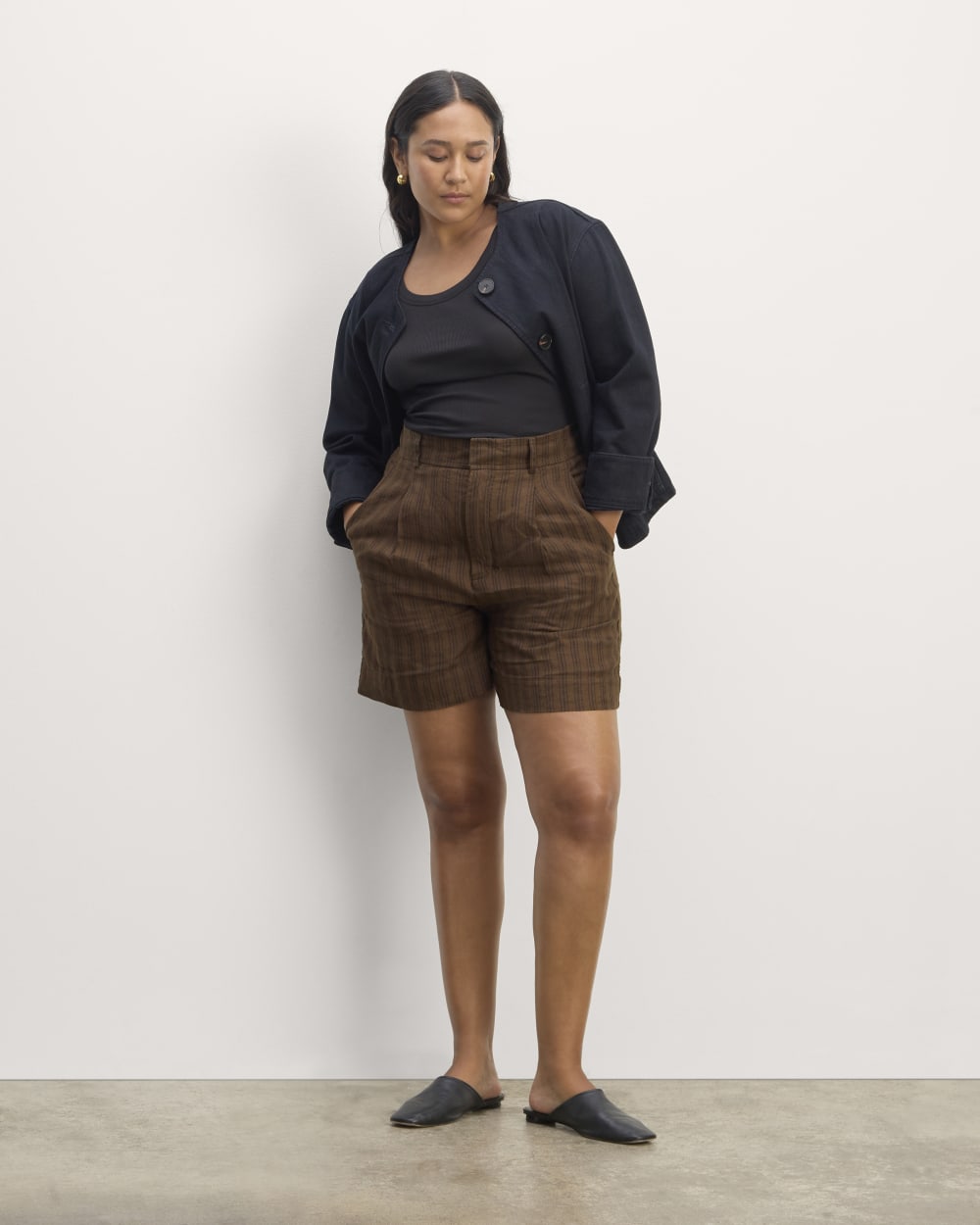 womens-linen-way-high-drape-short-cocoa-black | primary