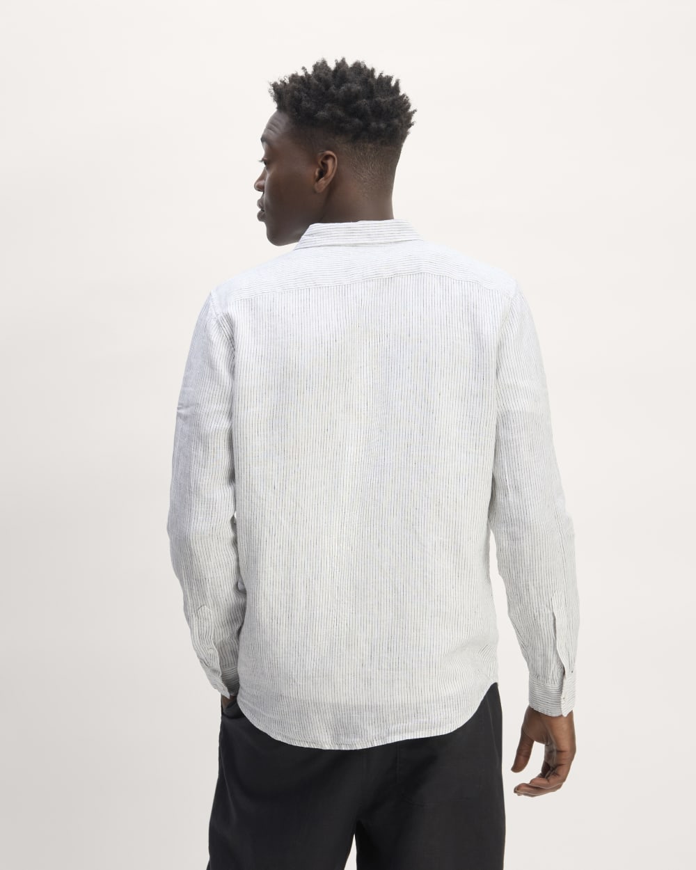 The Classic Shirt in Linen | White / Black – Everlane