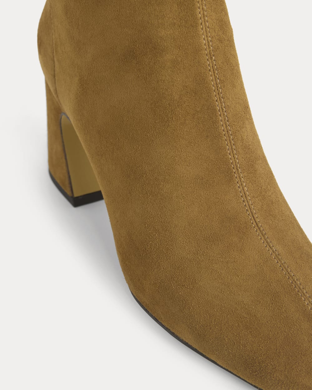 womens-curved-heel-boot-russet