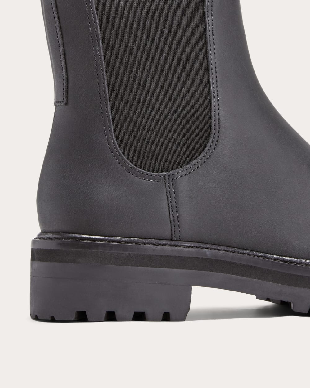 women-lug-chelsea-boot-vintage-black