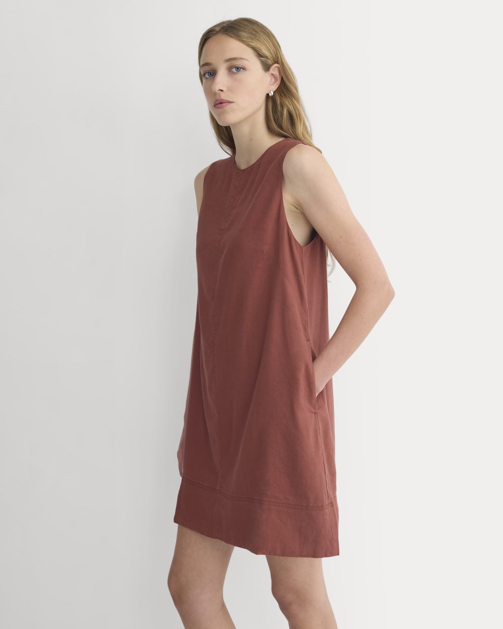 womens-shift-dress-in-stretch-linen-henna-red