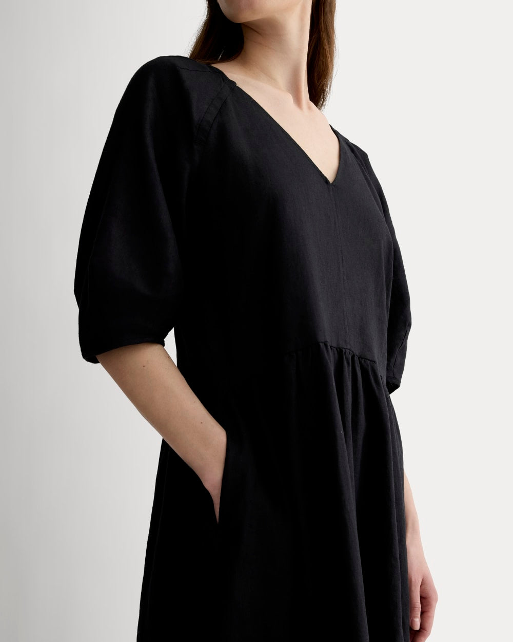 The Linen Oversized Puff-Sleeve Dress | Black Everlane The Linen Oversized Puff-Sleeve Dress | Black Everlane