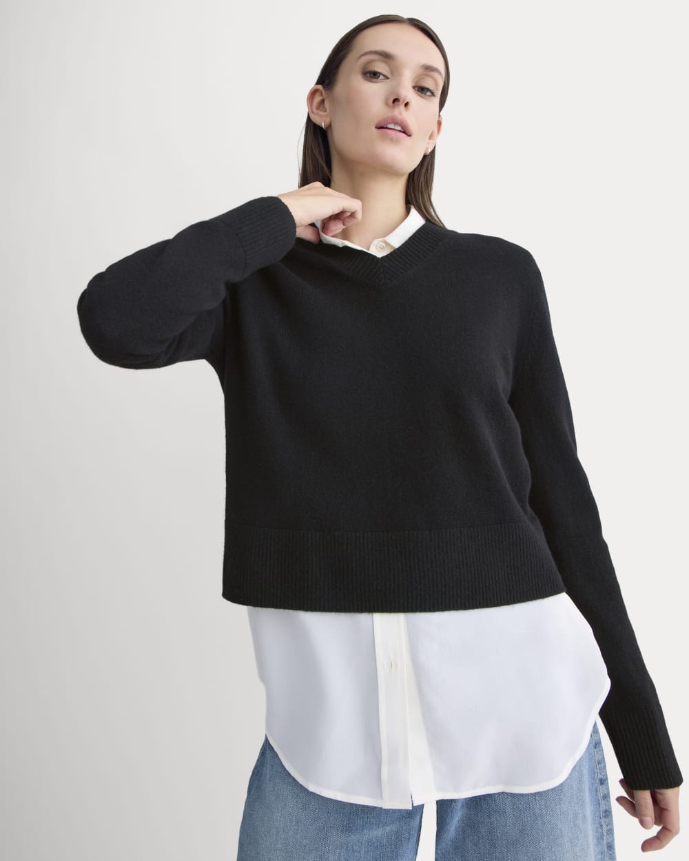 womens-cashmere-cropped-high-v-sweater-black