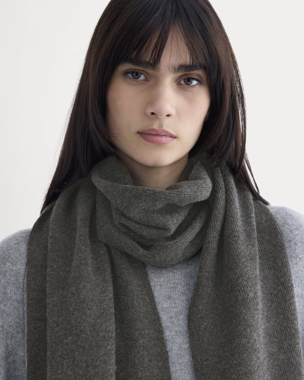 The Cabin Scarf | Heathered Soot – Everlane