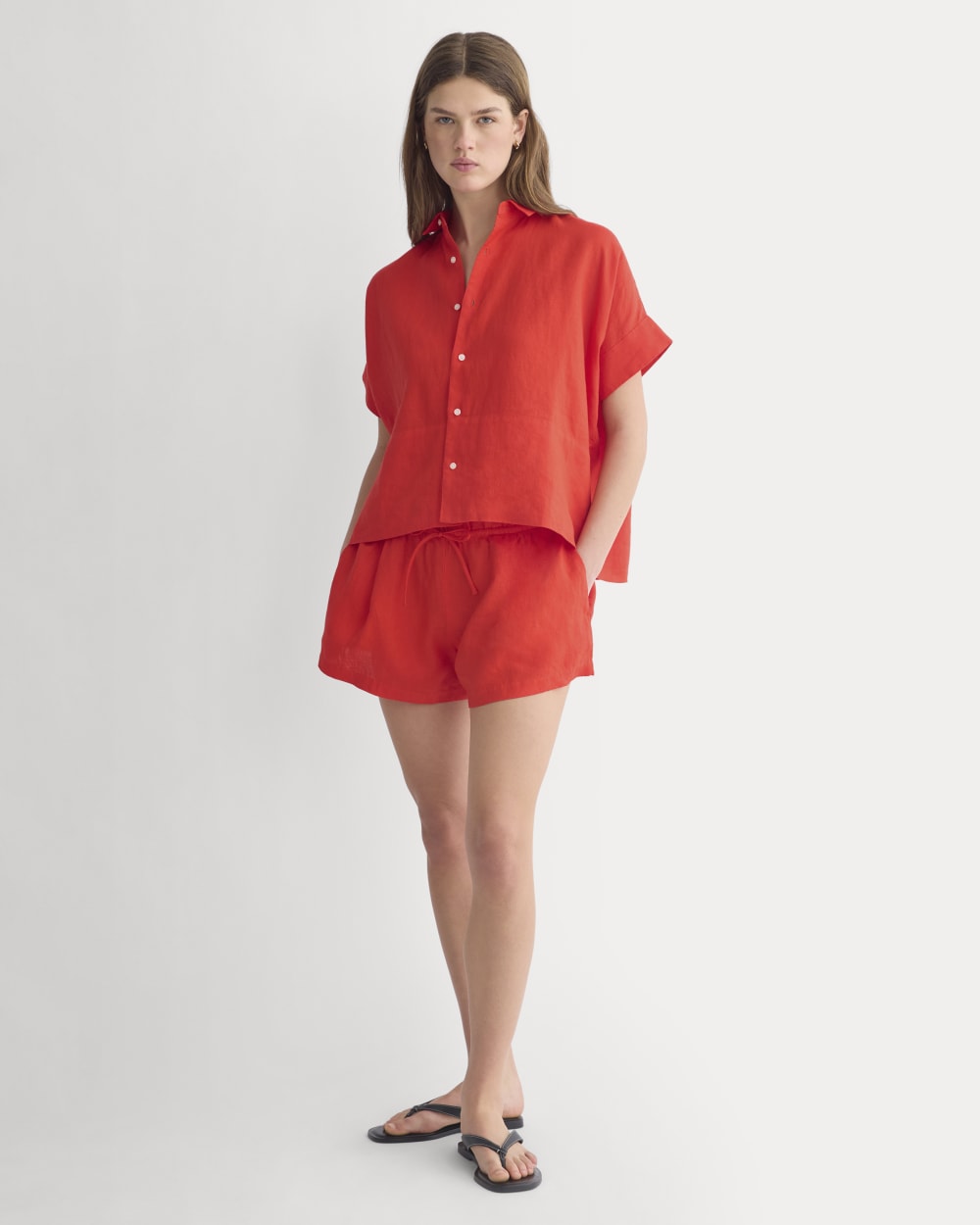 womens-flowy-short-in-linen-fiery-red | primary