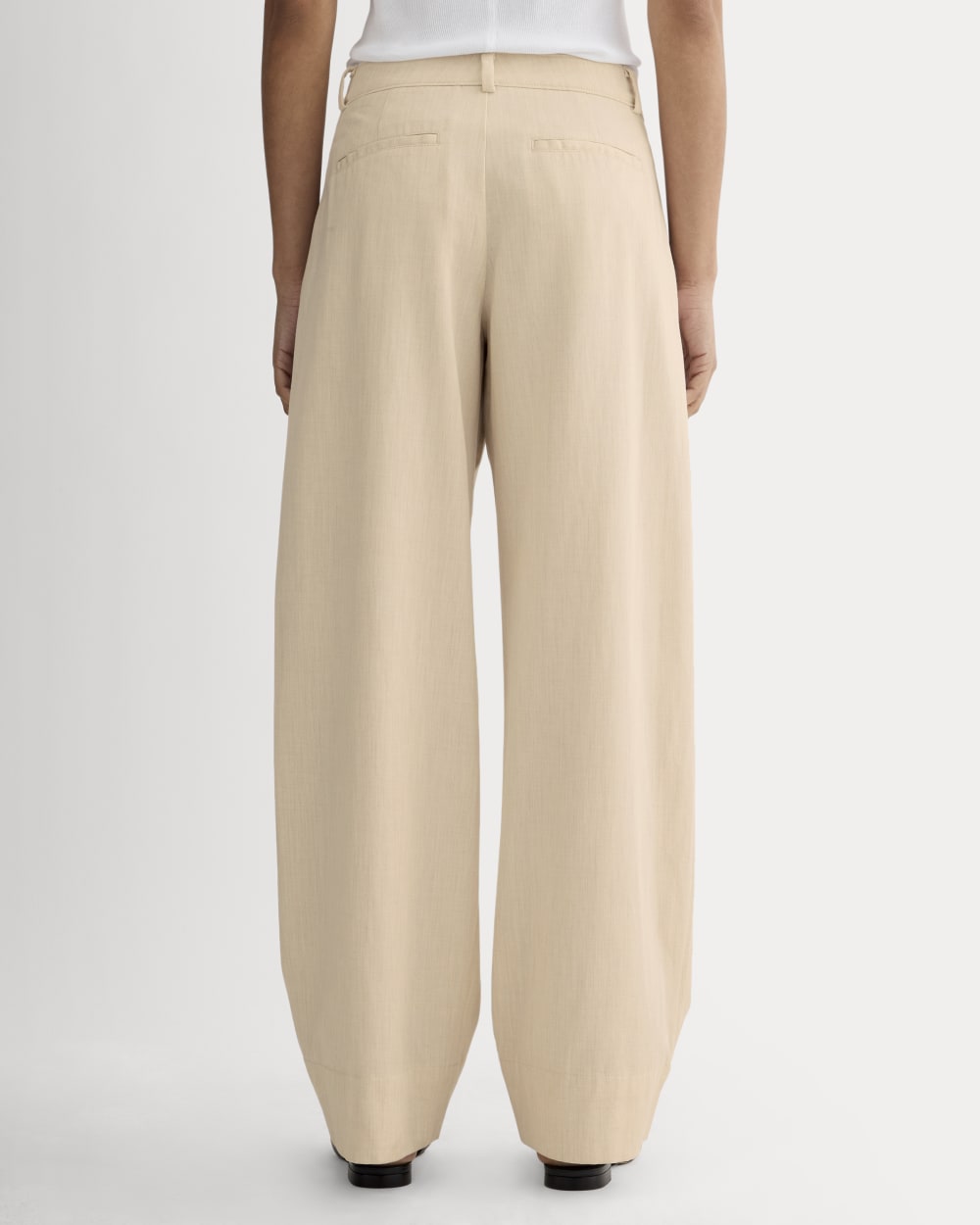 The Low-Rise Chino | Heathered Oat – Everlane