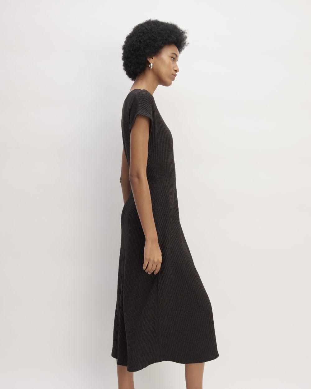 womens-rib-knit-cap-sleeve-midi-dress-black