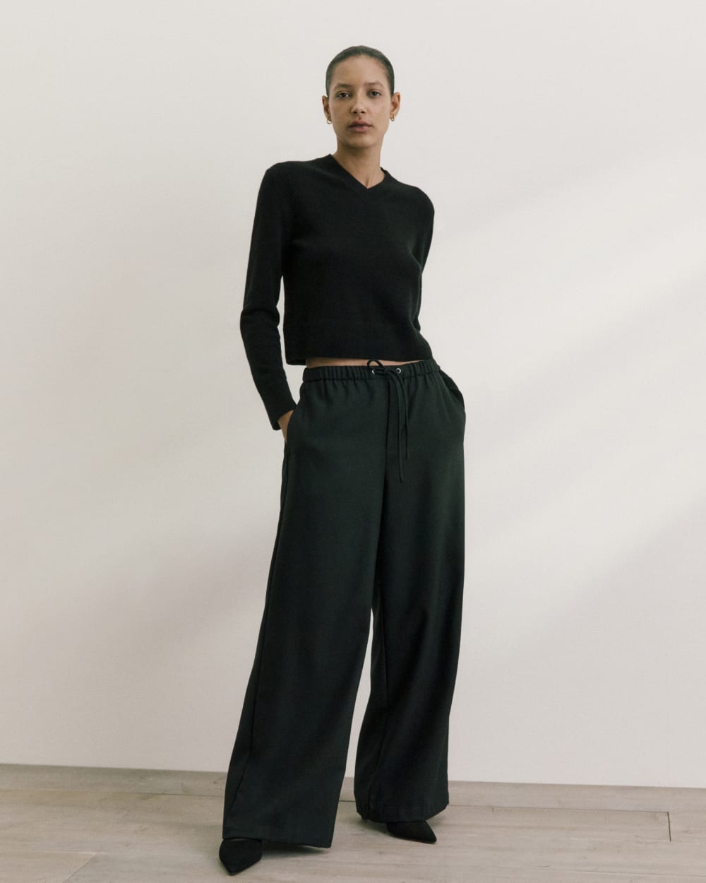 womens-cashmere-cropped-high-v-sweater-black | editorial