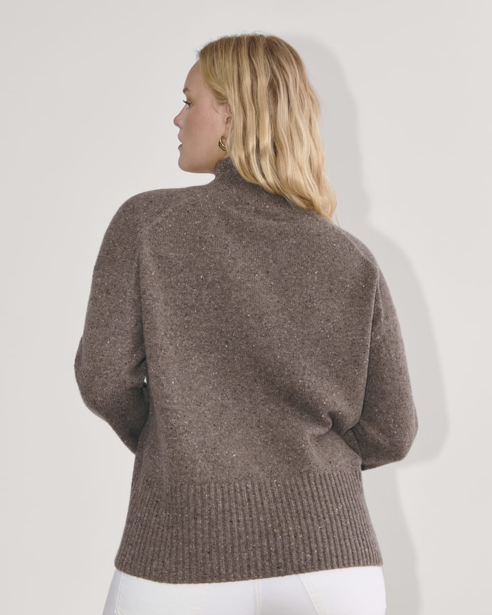 The Boxy Turtleneck in Cashmere | Taupe Brown Donegal – Everlane