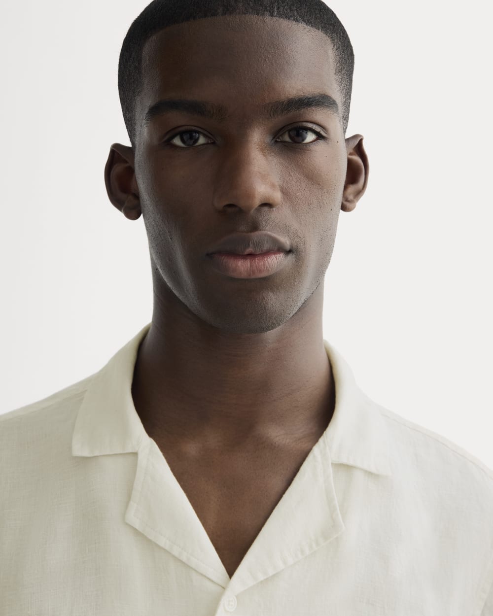 The Resort Shirt in Linen | Natural Chambray – Everlane