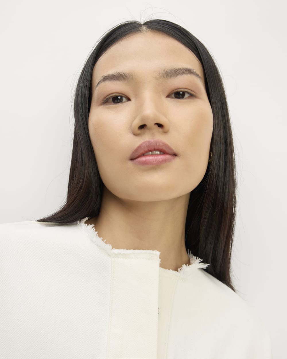 everlane denim shirt dress Your denim just got an upgrade. Wear it as a dress, jacket, shirt your call. The Denim Shirtdress is here to do it all