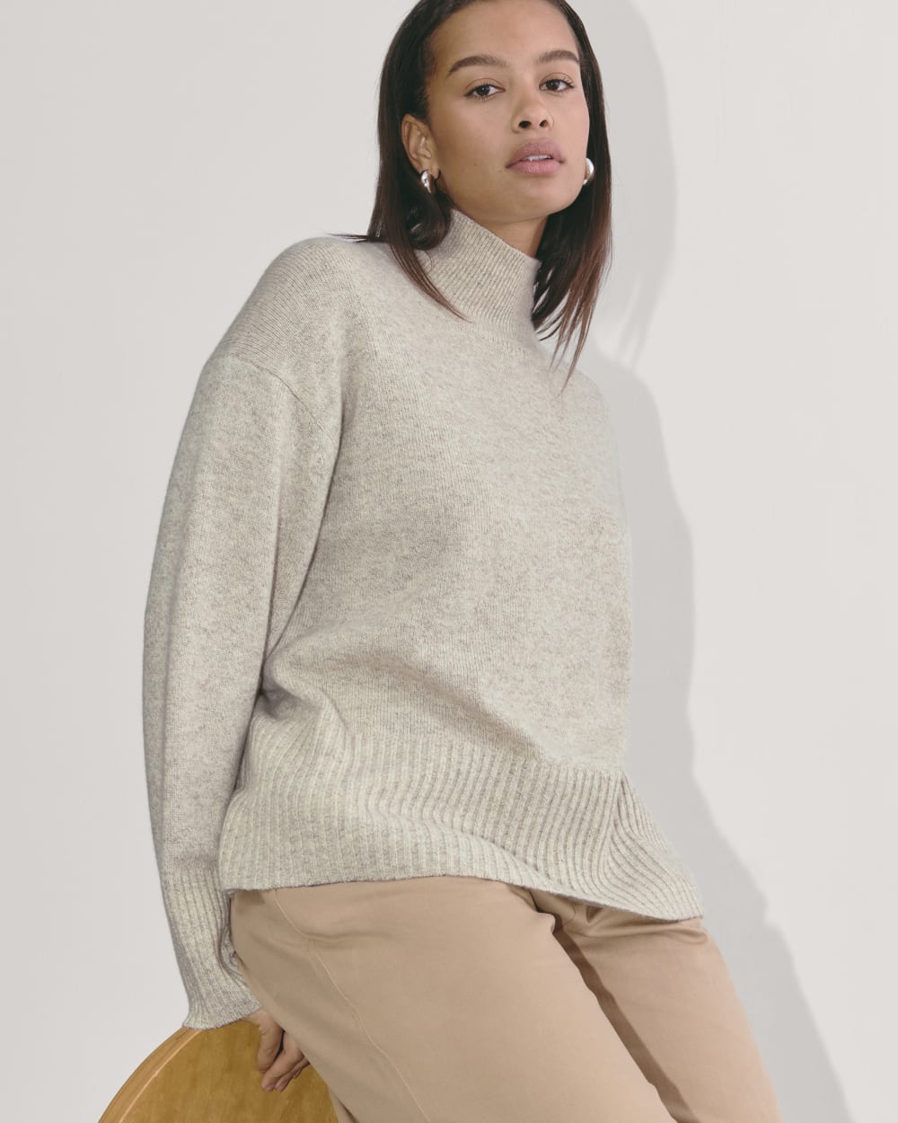 womens-cashmere-boxy-turtleneck-sweater-canvas