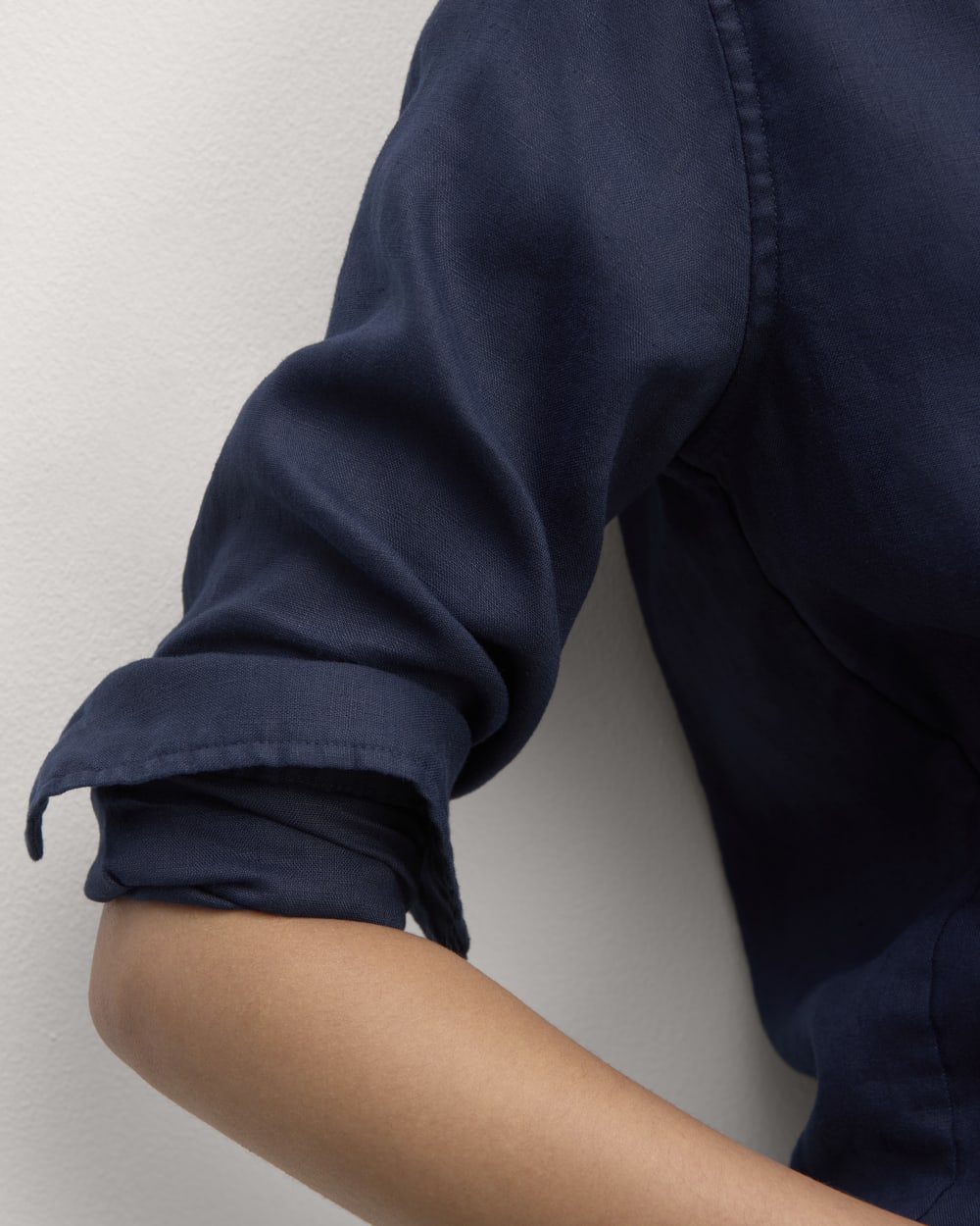 womens-relaxed-linen-shirt-navy