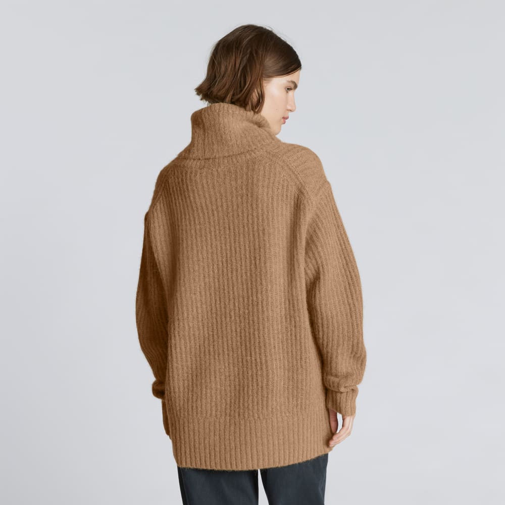 The Alpaca Oversized Turtleneck | Cappuccino – Everlane