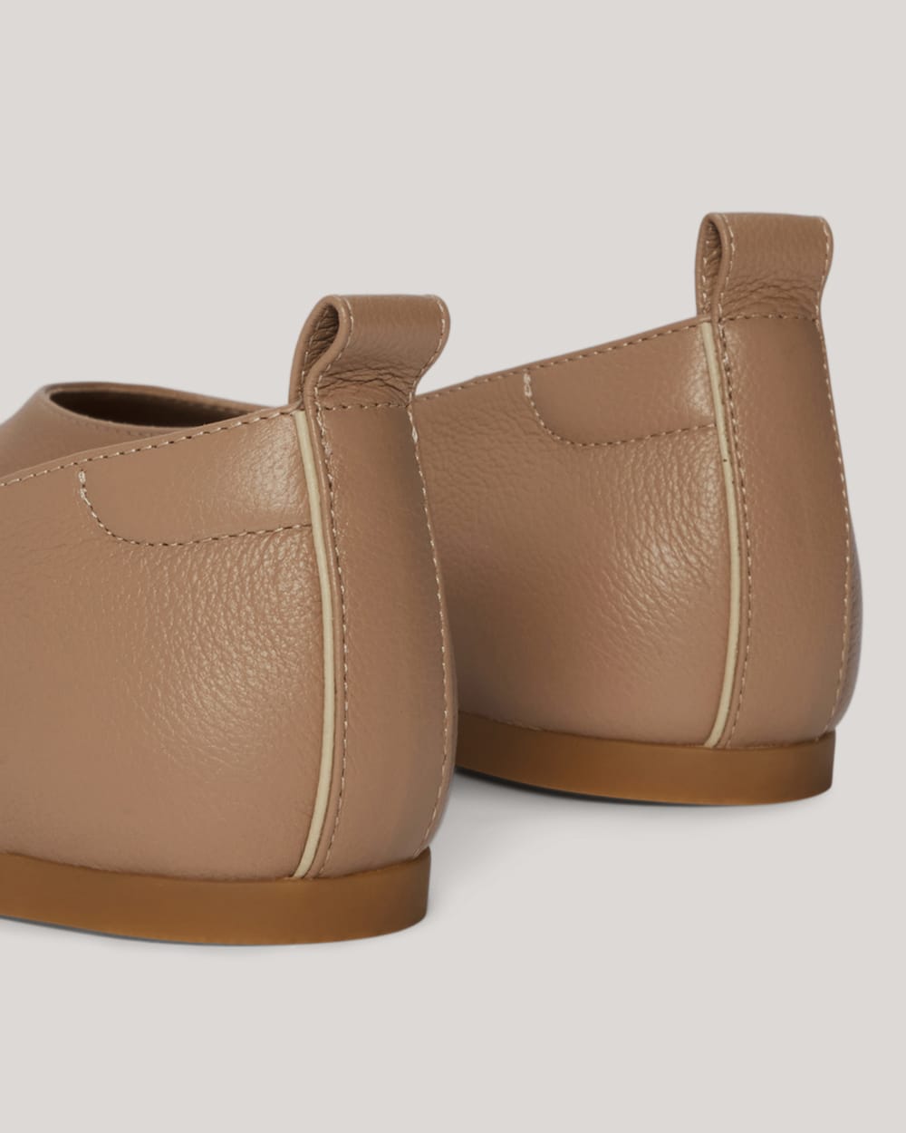 The Day Glove in Narrow Fit Tan – Everlane - Main Image