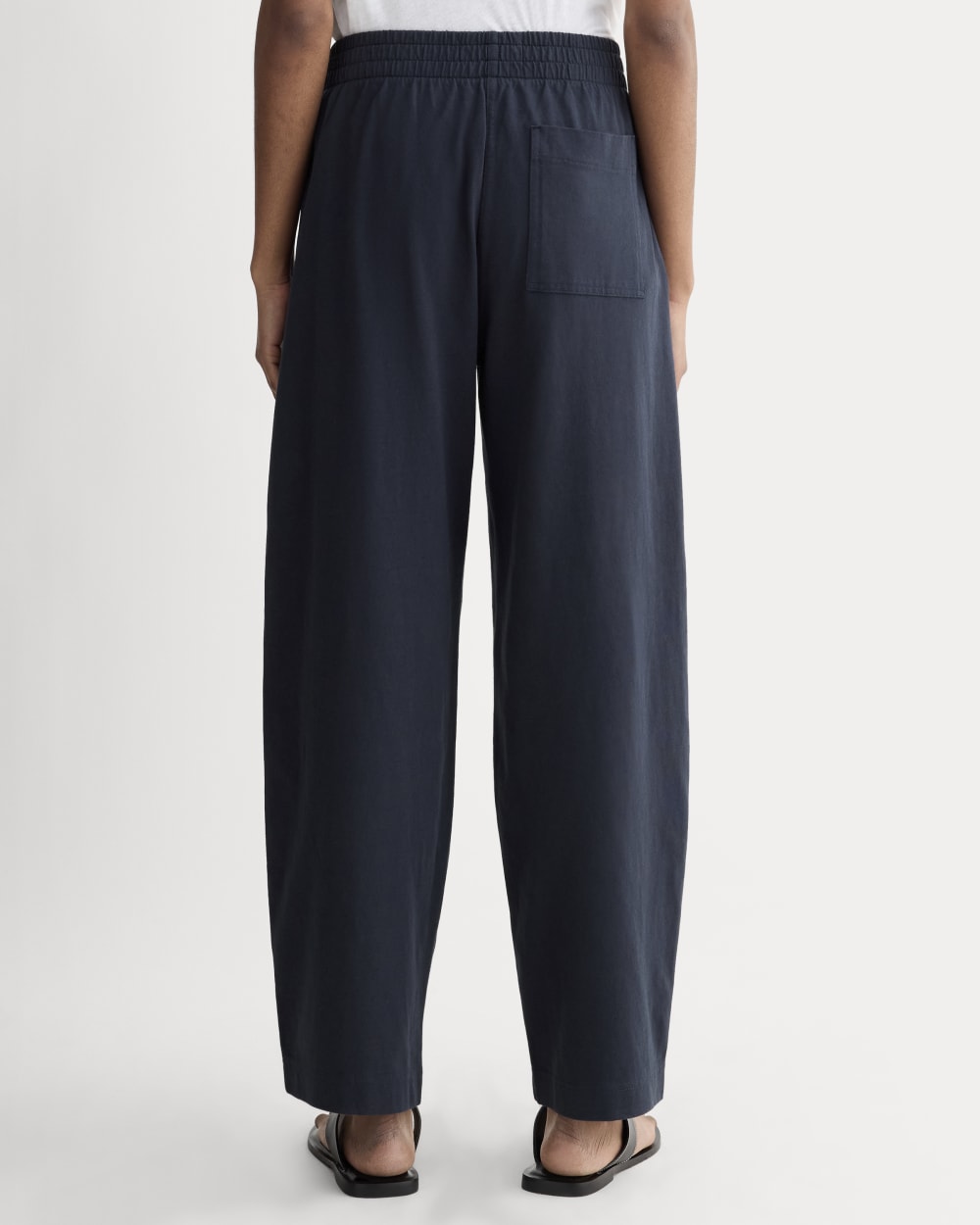 The Off-Duty Barrel Pant | Dark Mahogany