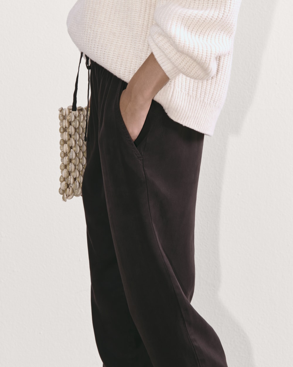 The Tapered Pant in Butterlite | Black – Everlane