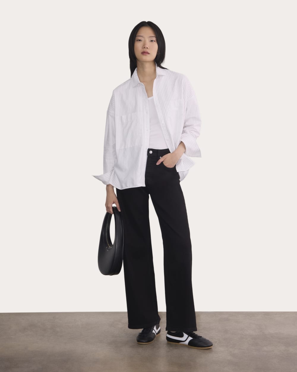 womens-boxy-oxford-white-black