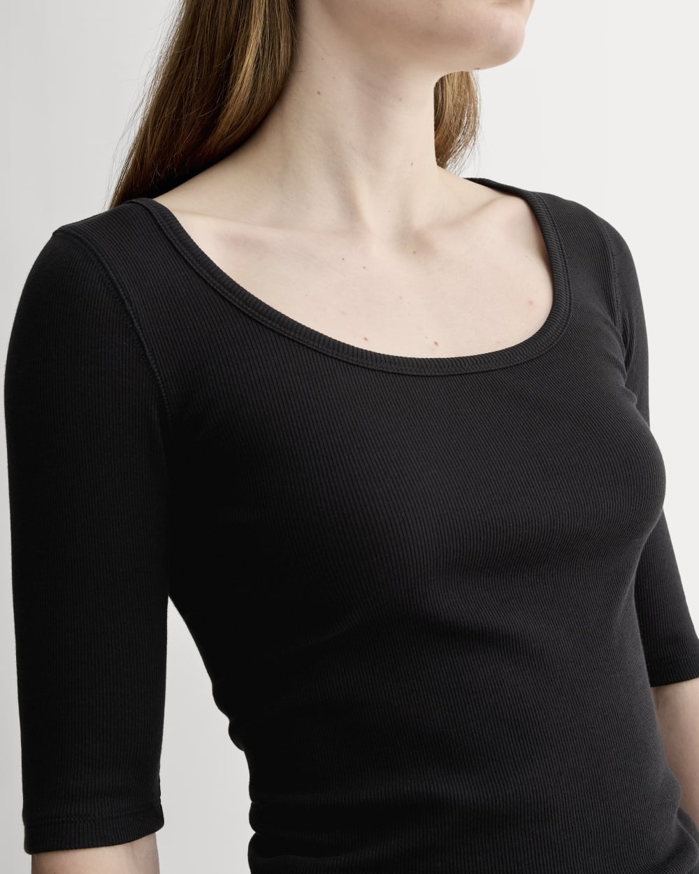 The Luxe Rib Scoop-Neck Tee | Black – Everlane