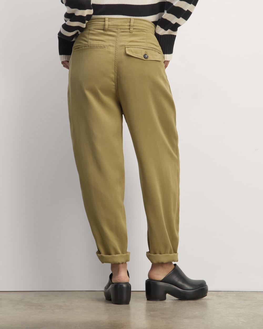 The Chino in Buttersoft | Fennel Seed – Everlane