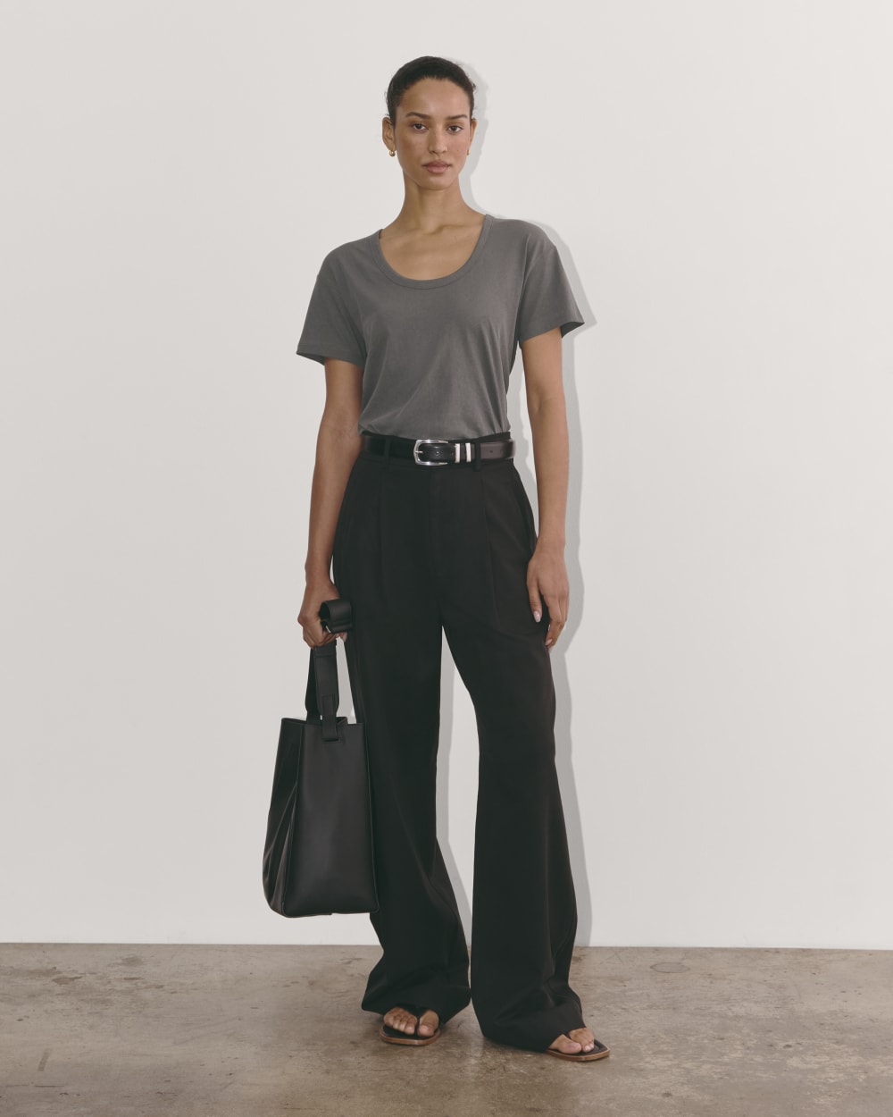 womens-air-scoop-neck-tee-graphite