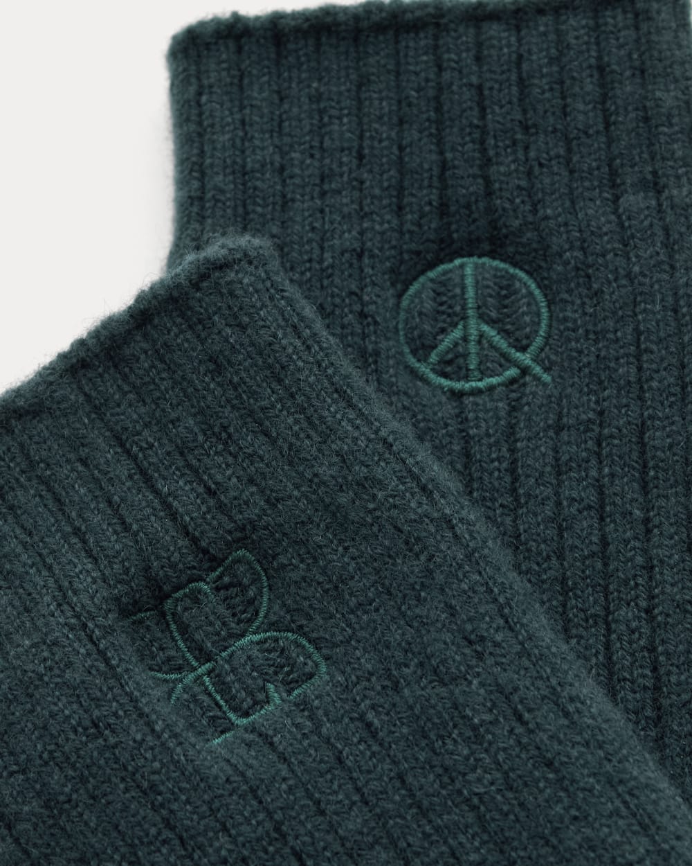 womens-peace-and-quiet-cashmere-socks-pine